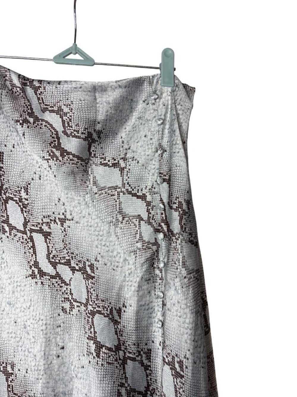 TCEC Midi Skirt Size L High Low Satin Reptile Print Faux Buttons Slit - Picture 5 of 8